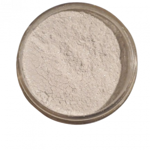 Silver Face Clarifies powder Masque 2 oz.  Decongest and clarify the T-zone with this powerful, oil-absorbent powder. Minerals like Kaolin clay and Zinc Oxide help purify pores and draw out impurities to reveal a visibly clearer, more refined complexion.
